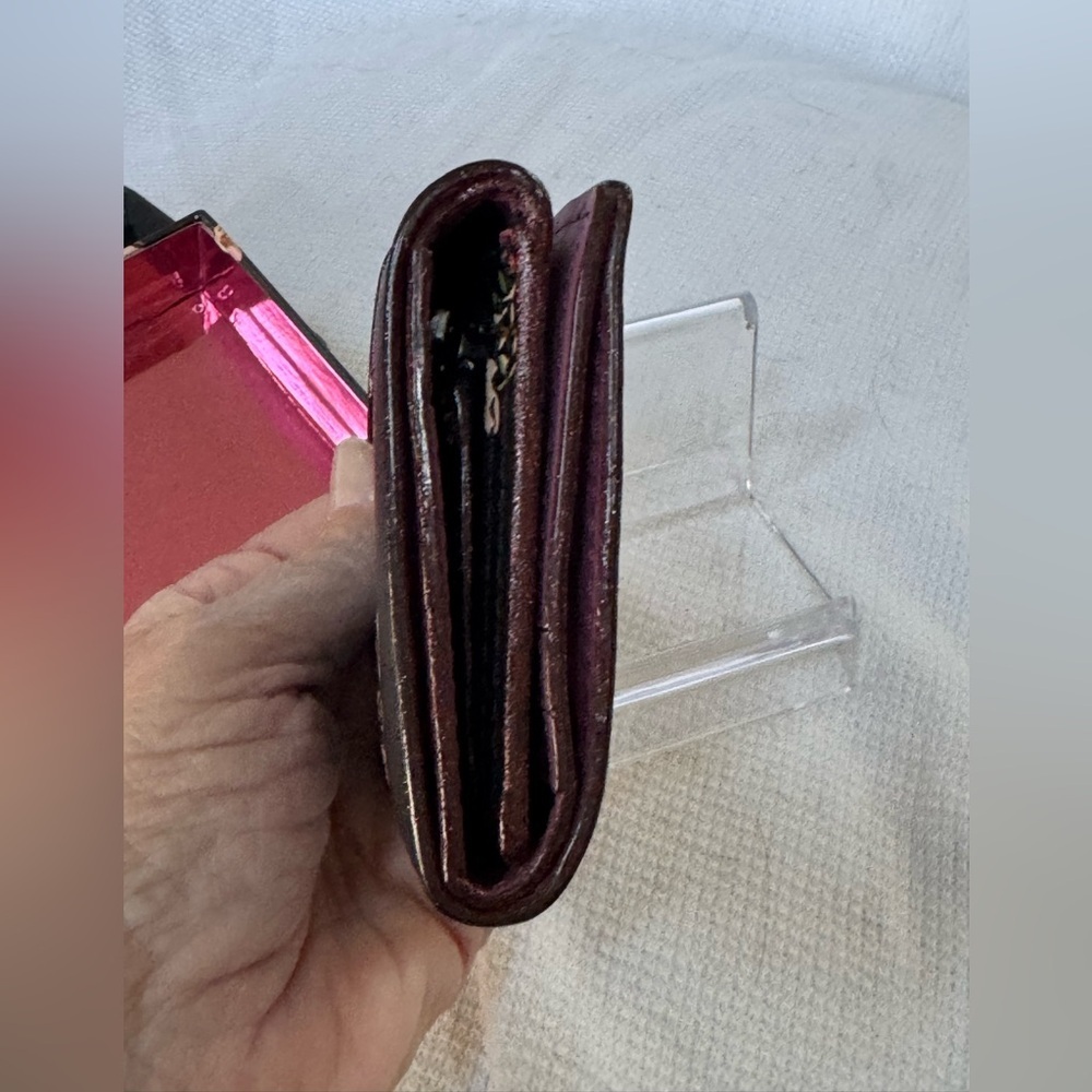 Coach Trifold Leather Wallet with Matching Box with Gold Lettering NWT! - Picture 6 of 16